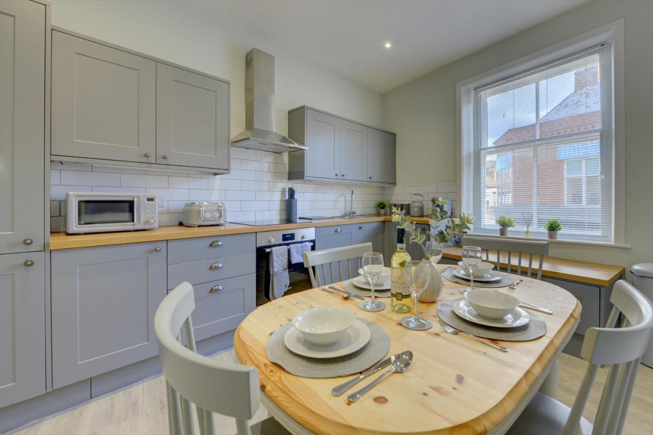The Nook - A Modern 2 Bedroom Loft With Parking Ripon Exterior photo
