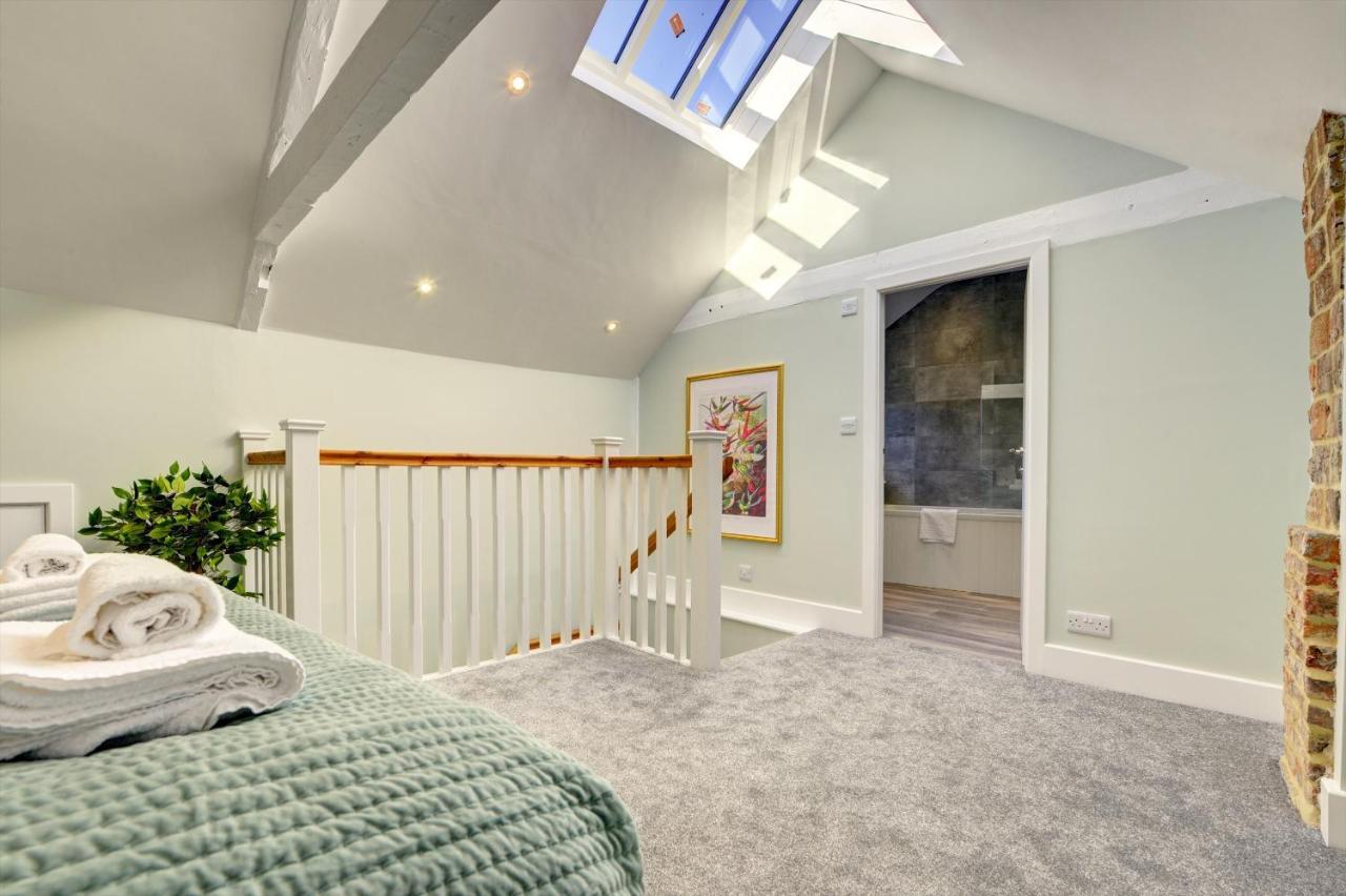 The Nook - A Modern 2 Bedroom Loft With Parking Ripon Exterior photo